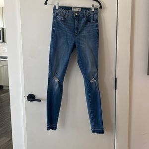 Garage Distressed Skinny Jeans Size 7